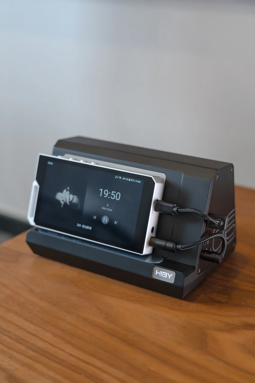 HiBy CR06 Audio Dock with USB 3.0 High Speed Storage Expansion - Image 4